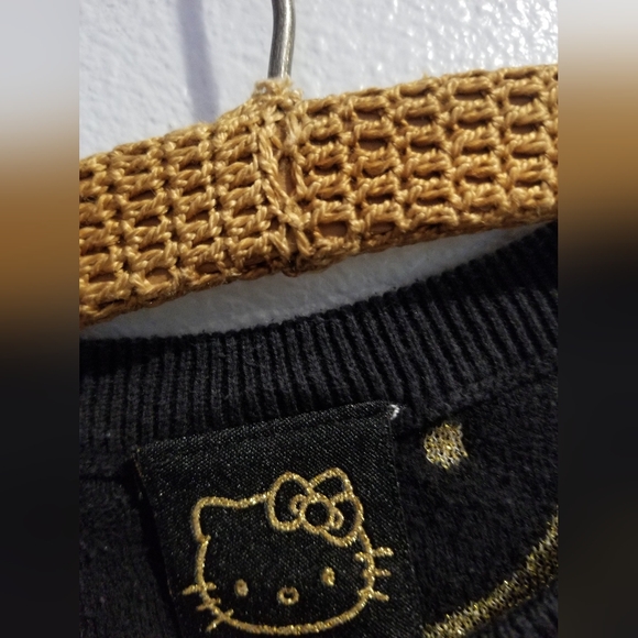 Sanrio Black and Gold Hello Kitty Sweater - Picture 4 of 11